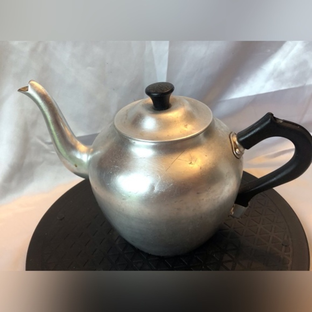 Vintage Wear-Ever Aluminum Teapot No. 38 made in Canada by A.G. Aluminum Ltd